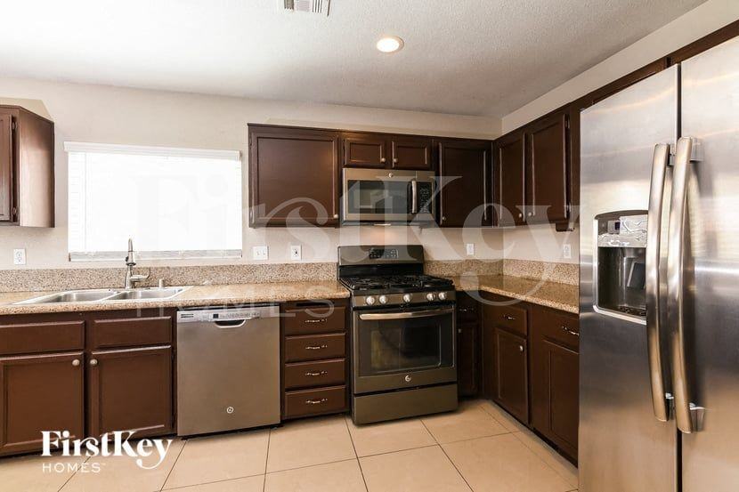 6962 Antell Cir - Photo 4 of 15