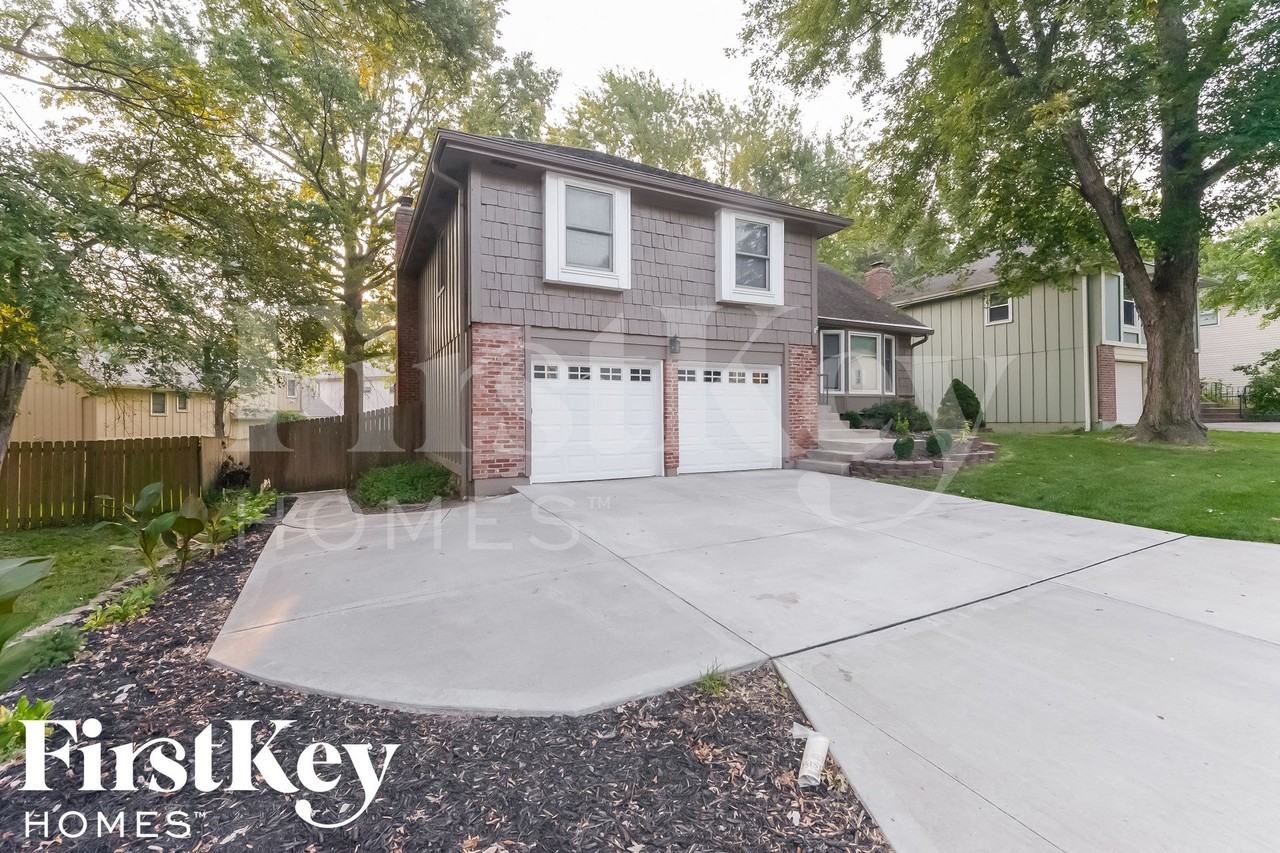 5817 N Indiana Ave - Photo 2 of 15