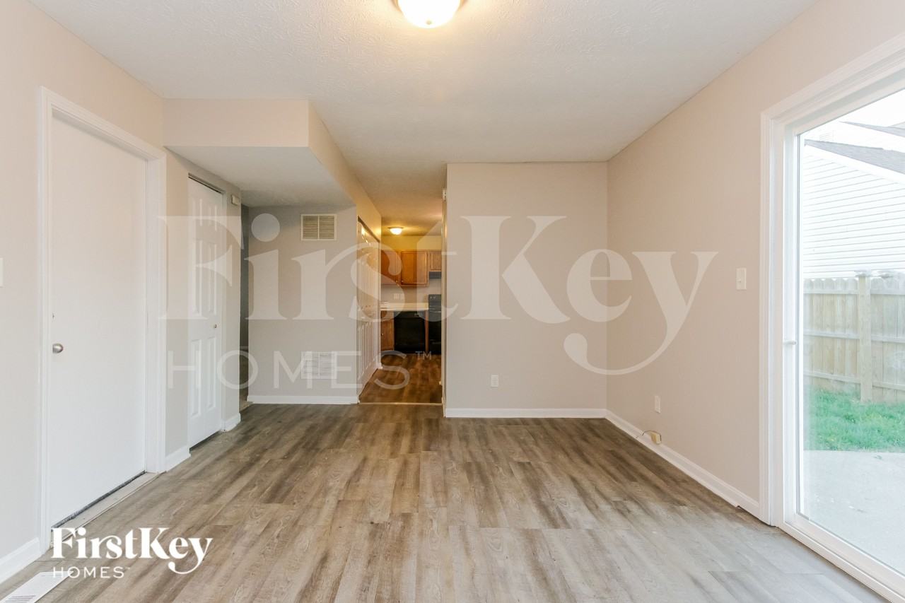 5357 Traditions Dr - Photo 5 of 15