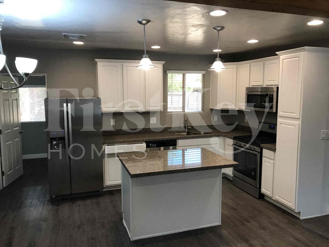 4319 N 15th Ave - Photo 4 of 13