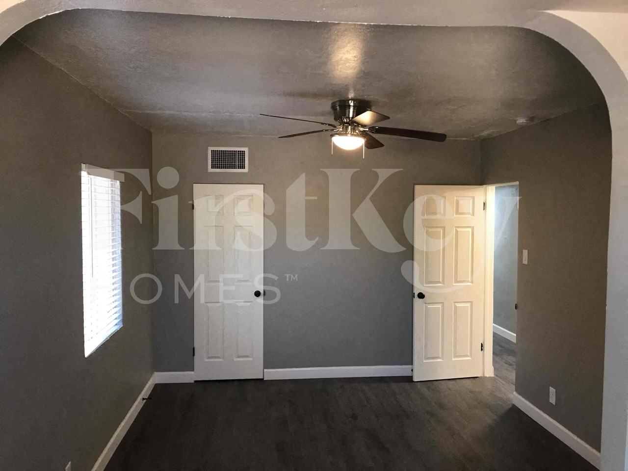 4319 N 15th Ave - Photo 6 of 13