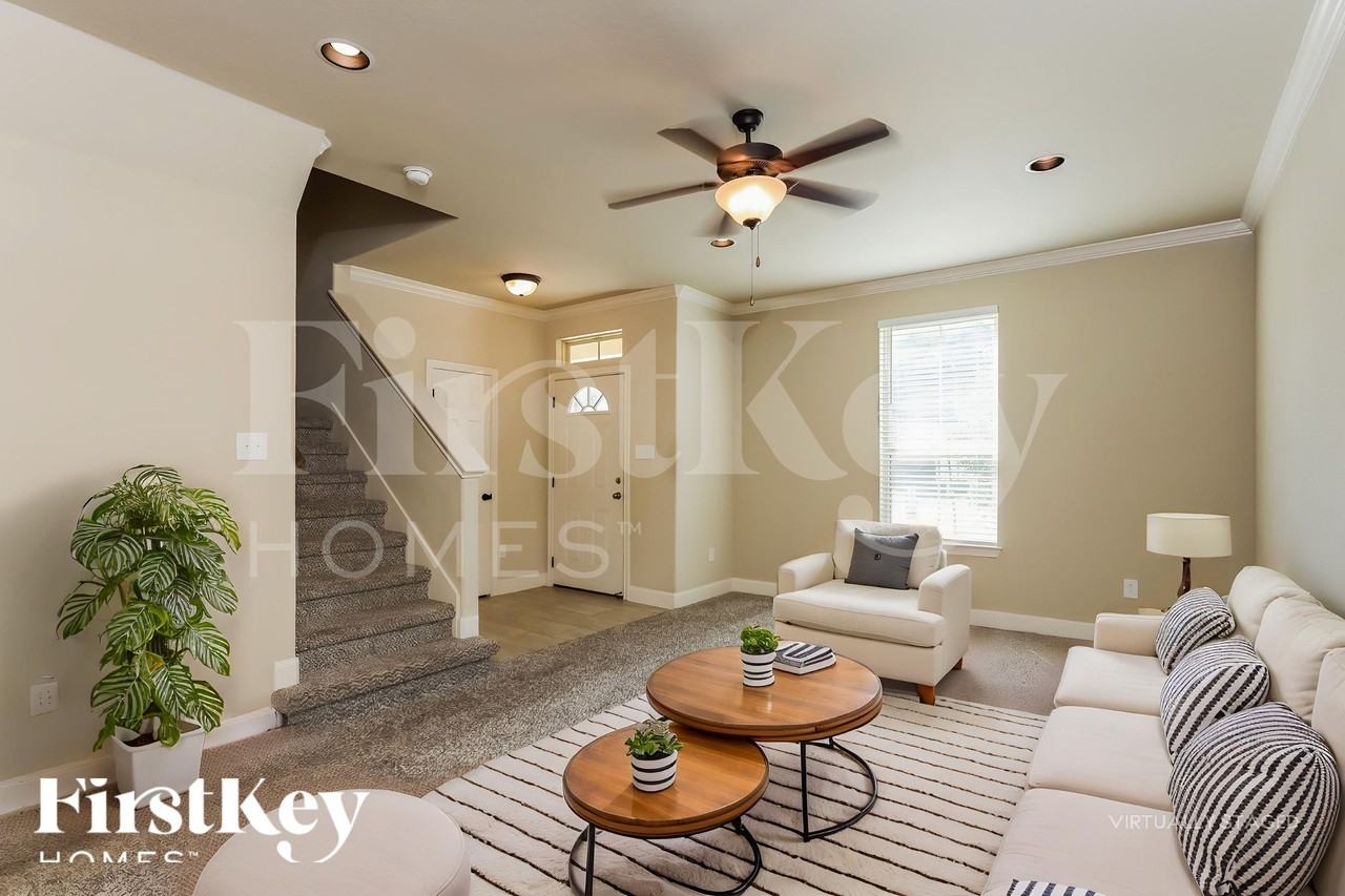 4011 Anton Dr - Photo 4 of 18