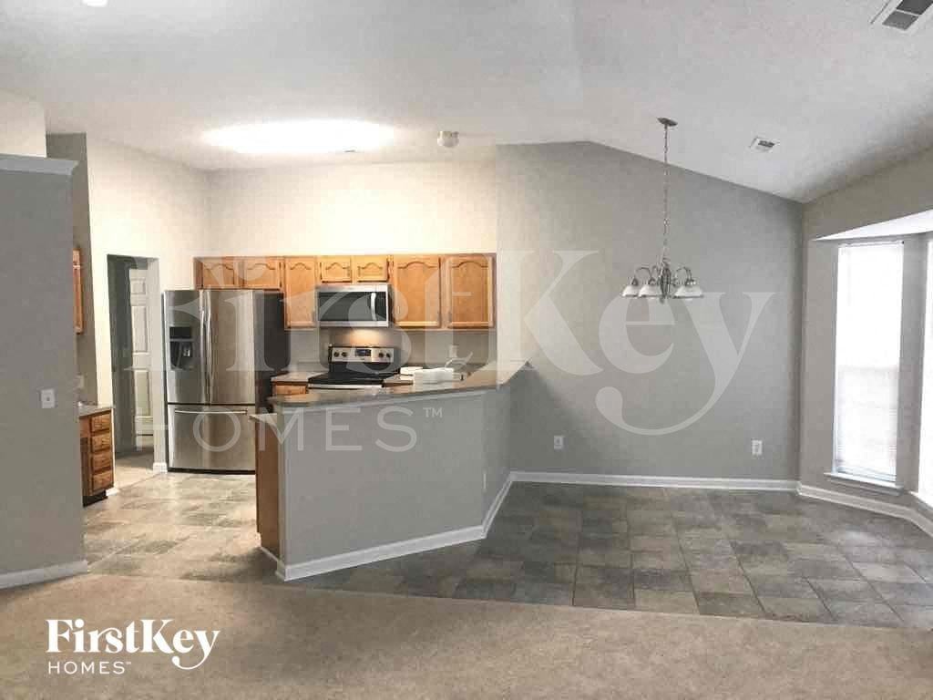 3300 Dunfield Ct - Photo 6 of 13