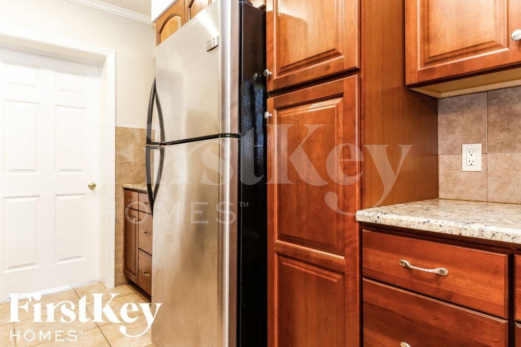 3113 Union St N - Photo 5 of 15