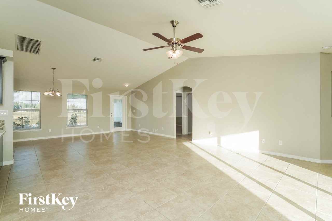 2127 Nw 41st Pl - Photo 2 of 15