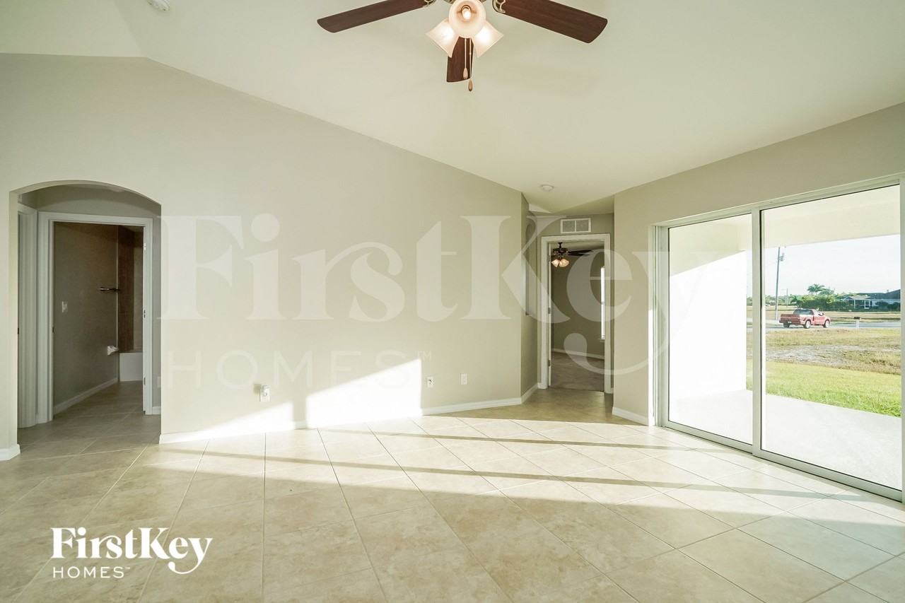 2127 Nw 41st Pl - Photo 3 of 15