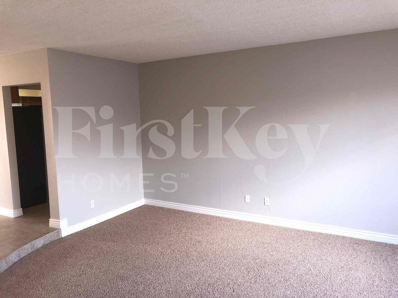 1721 W Saint Moritz Ln - Photo 2 of 19