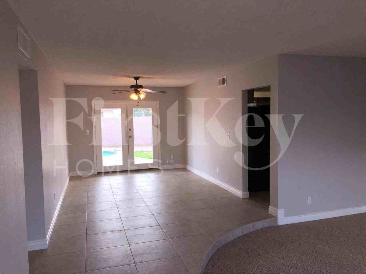 1721 W Saint Moritz Ln - Photo 3 of 19