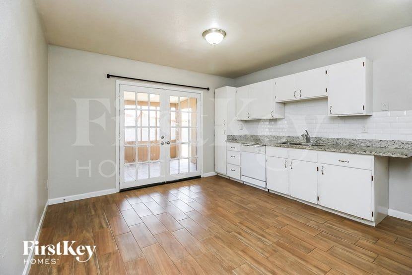 15035 N 28th Ave - Photo 6 of 15