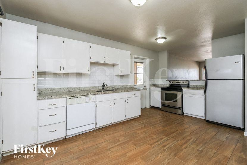 15035 N 28th Ave - Photo 7 of 15