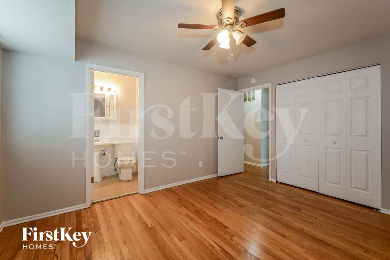 1432 Glenmeade Dr - Photo 4 of 15