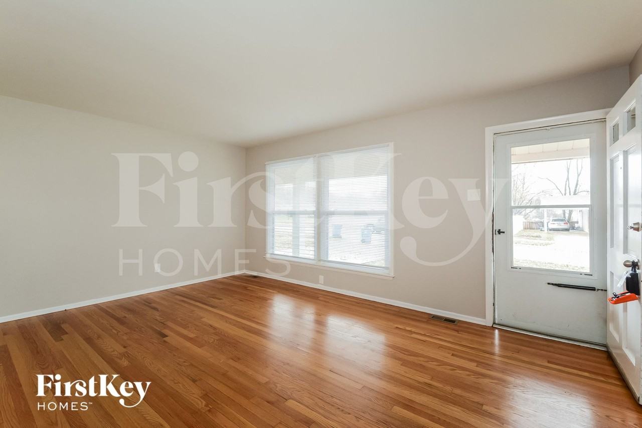 1432 Glenmeade Dr - Photo 5 of 15