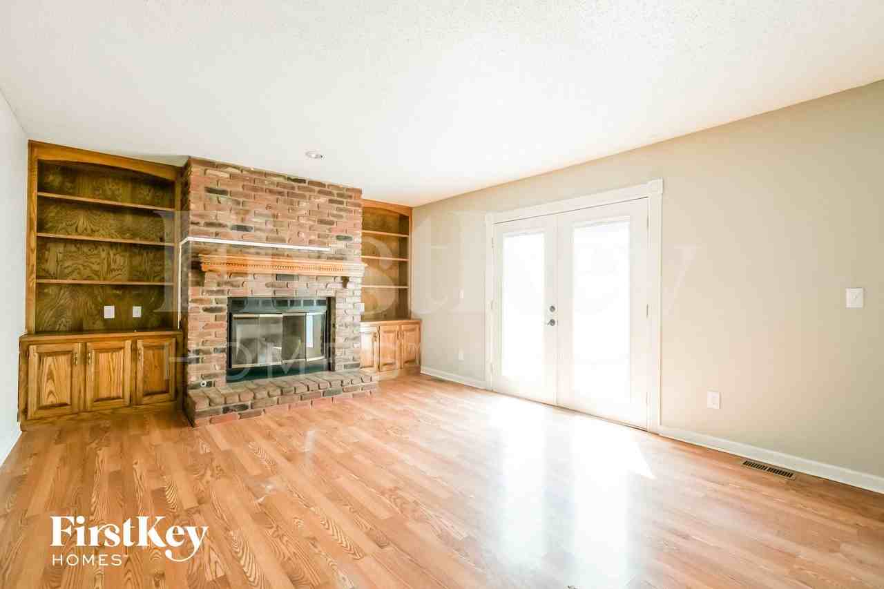 1419 S Sheridan Bridge Pl - Photo 4 of 15