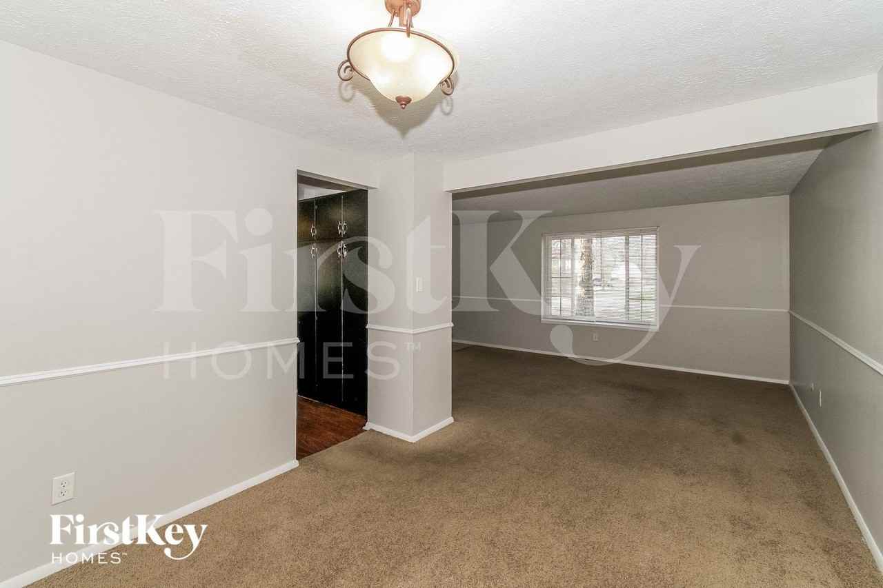 11501 E 10th St - Photo 3 of 14