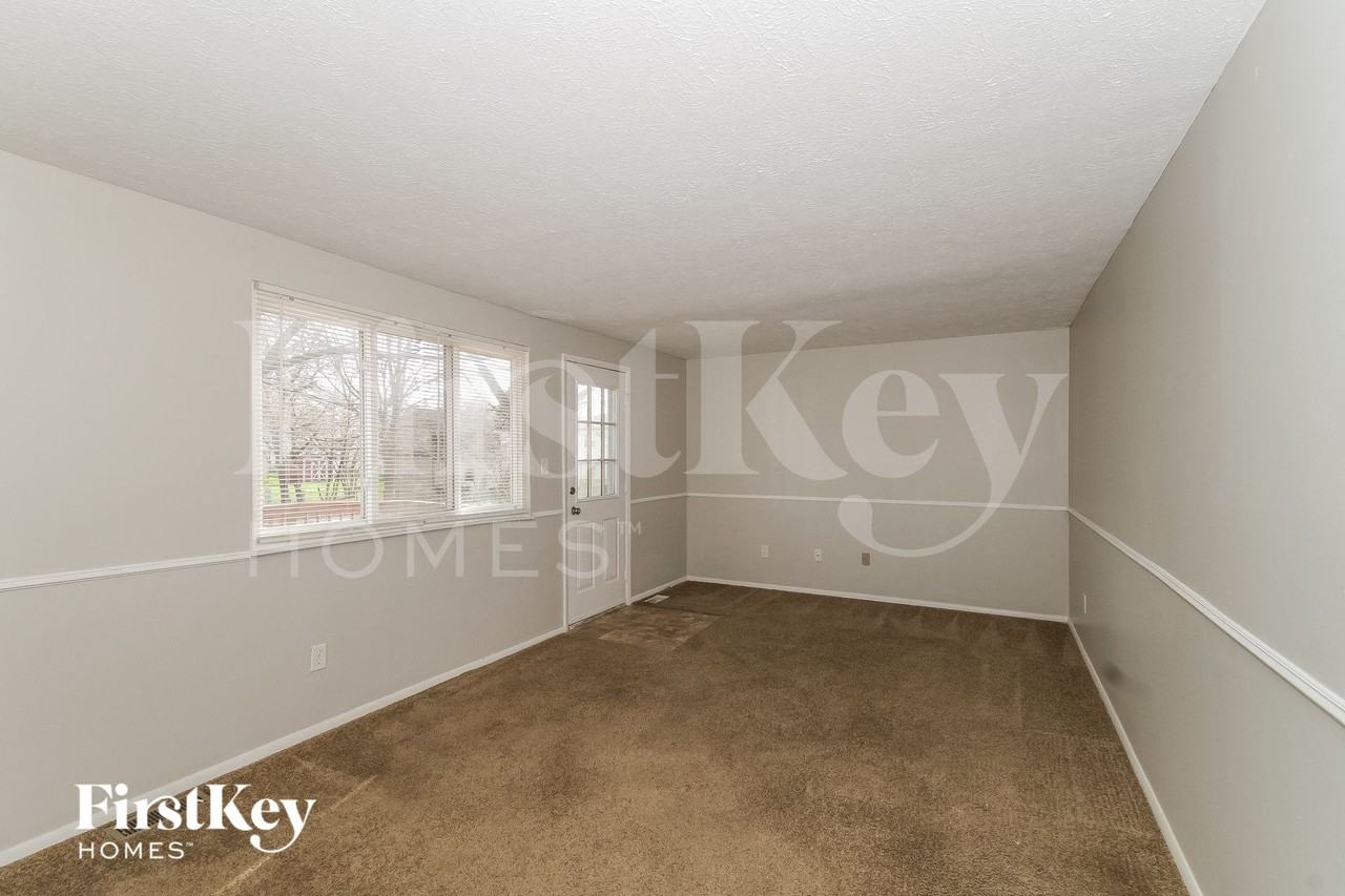 11501 E 10th St - Photo 4 of 14