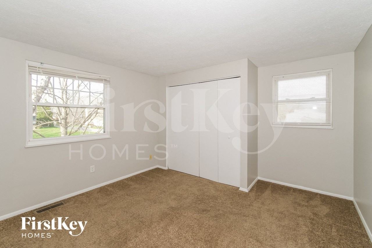 11501 E 10th St - Photo 5 of 14