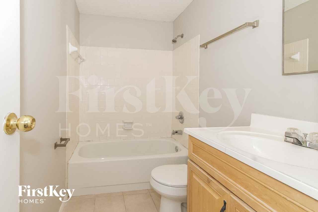 11501 E 10th St - Photo 6 of 14