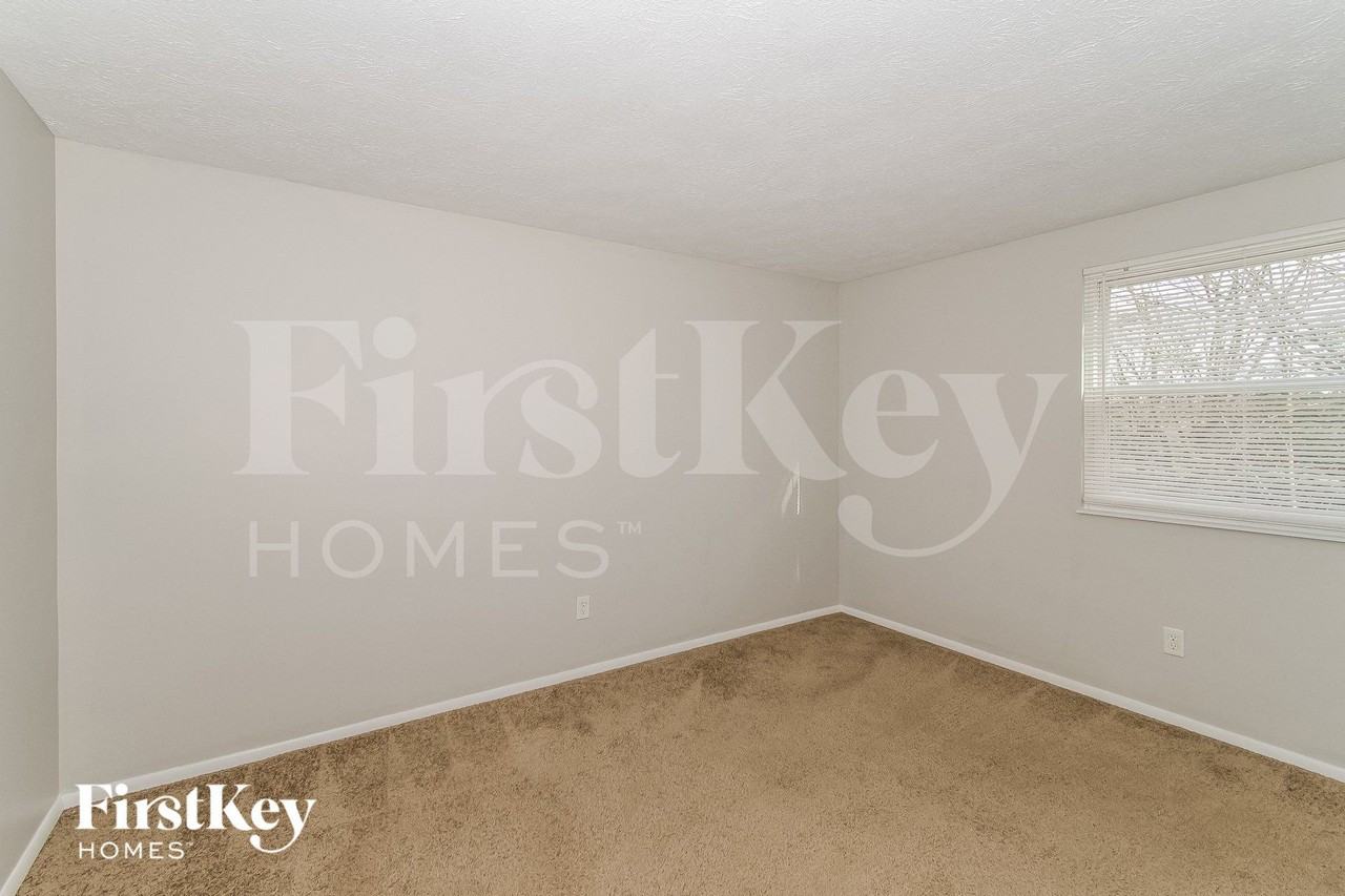 11501 E 10th St - Photo 7 of 14