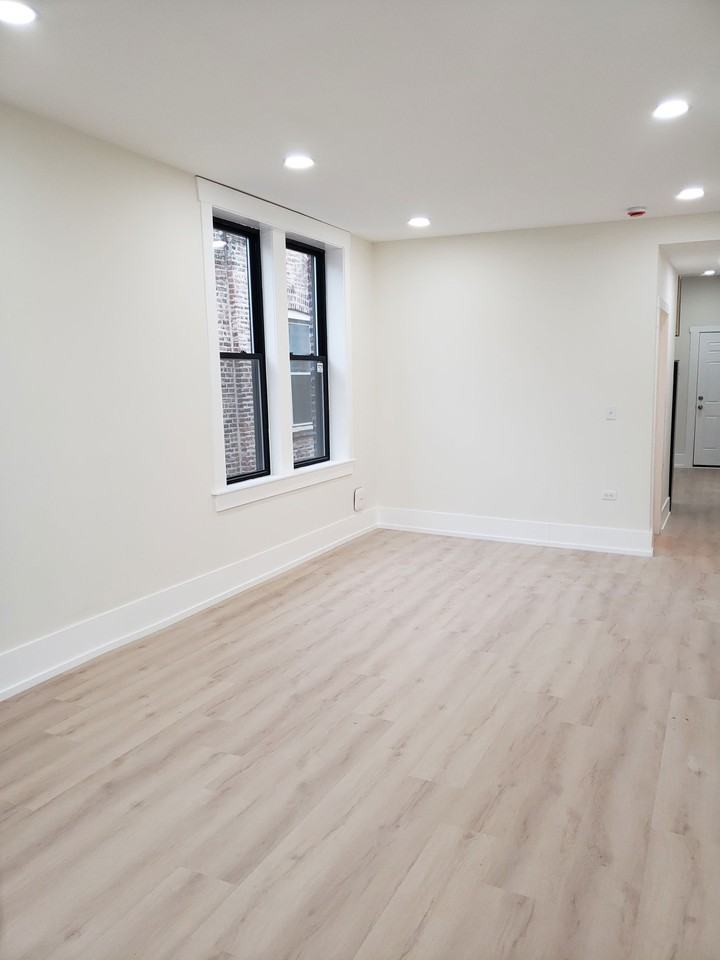 944 N Damen Ave #2F - Photo 5 of 8