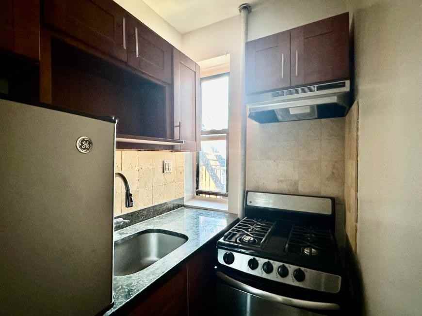 634 Saint Nicholas Ave - Photo 2 of 5