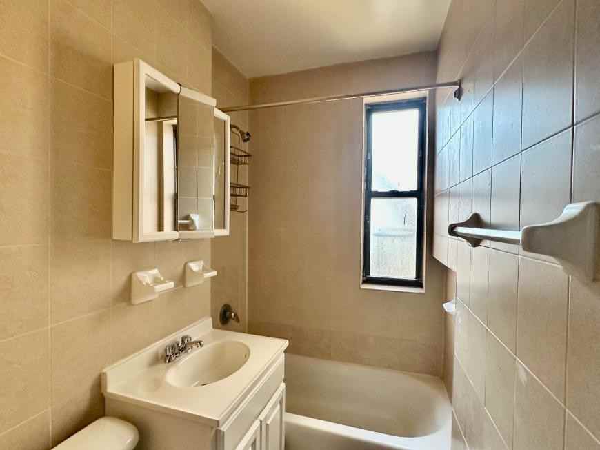 634 Saint Nicholas Ave - Photo 4 of 5