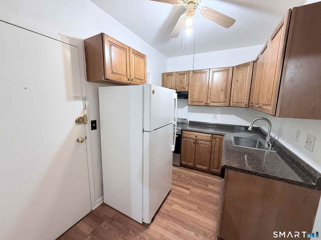 140 Woodside Grn #1 - Photo 2 of 8