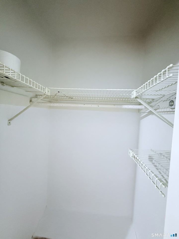 140 Woodside Grn #1 - Photo 6 of 8