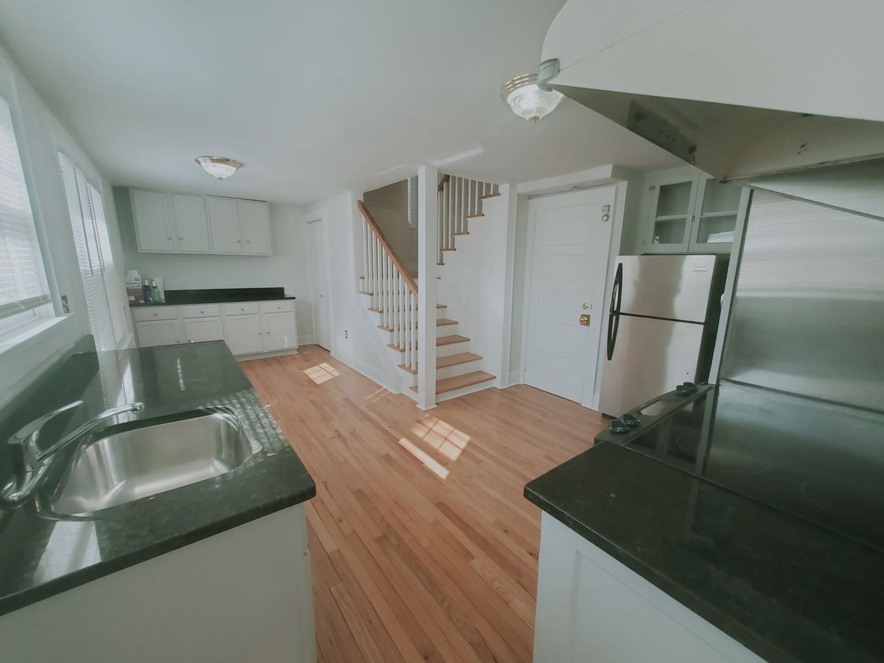 12 Maplewood Ter - Photo 2 of 8