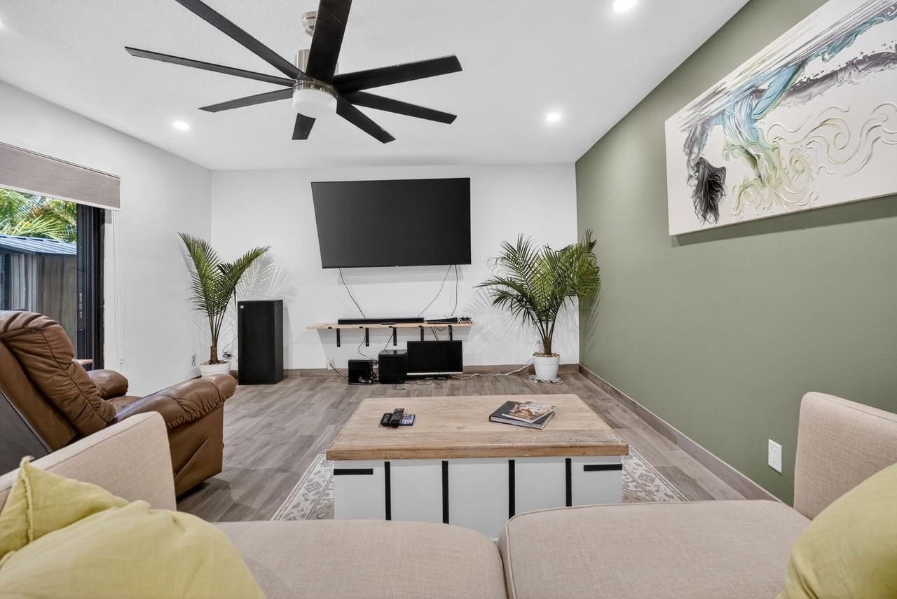 110 N Delaware Blvd #10C - Photo 4 of 5