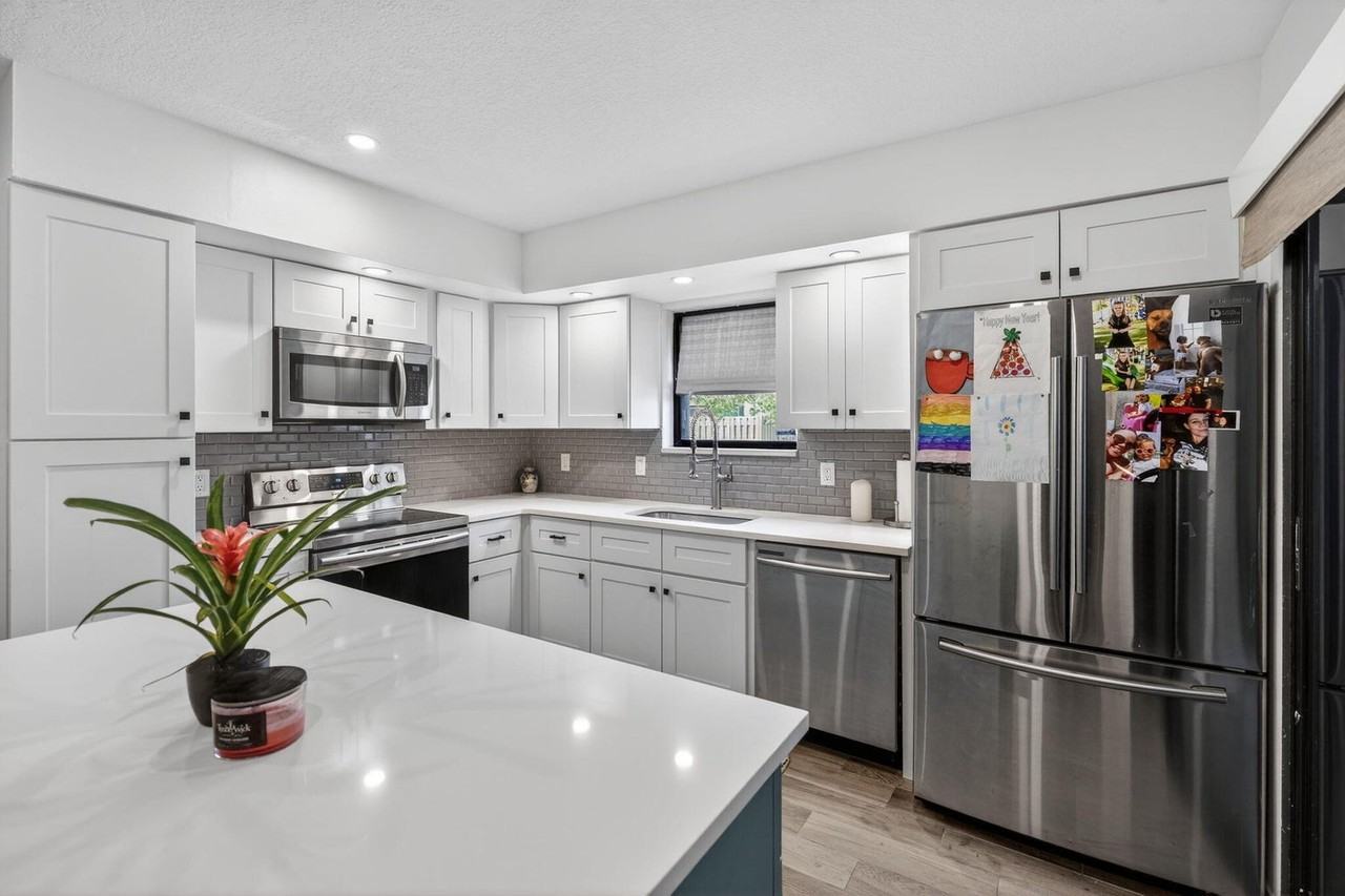 110 N Delaware Blvd #10C - Photo 5 of 5