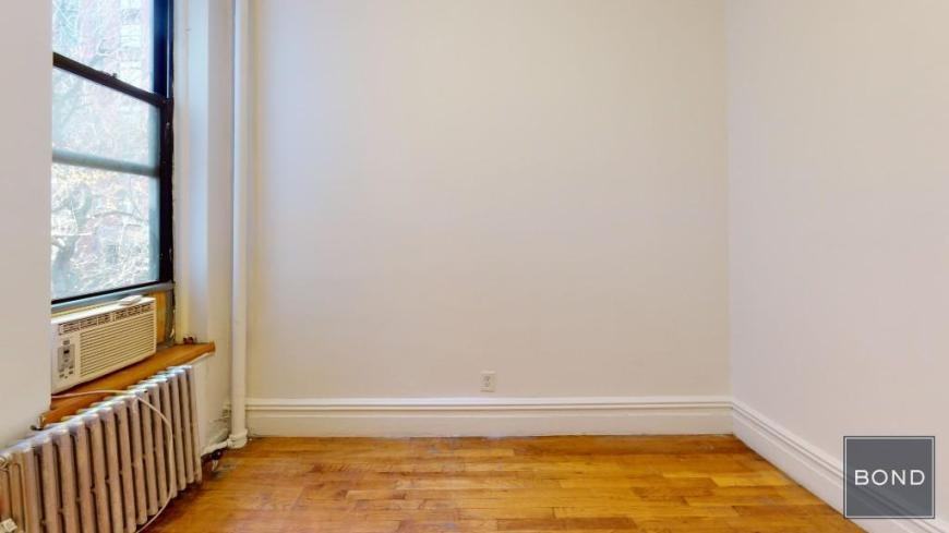 158 E 82nd St - Photo 5 of 8