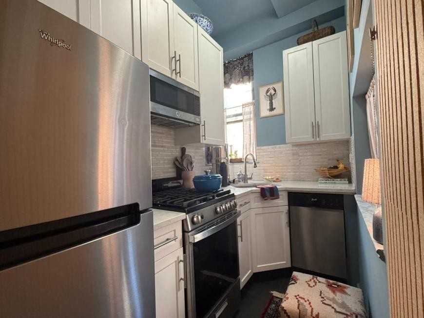 155 Riverside Dr - Photo 4 of 10