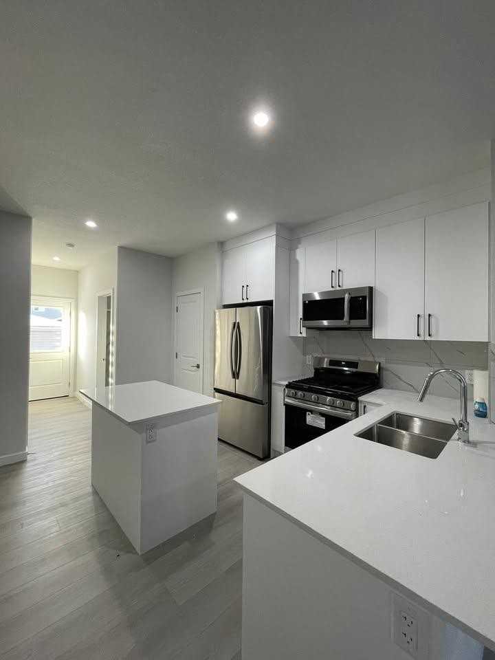 2397 25 Ave Sw - Photo 5 of 10