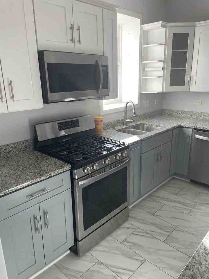 1511 N Keystone Ave - Photo 3 of 8