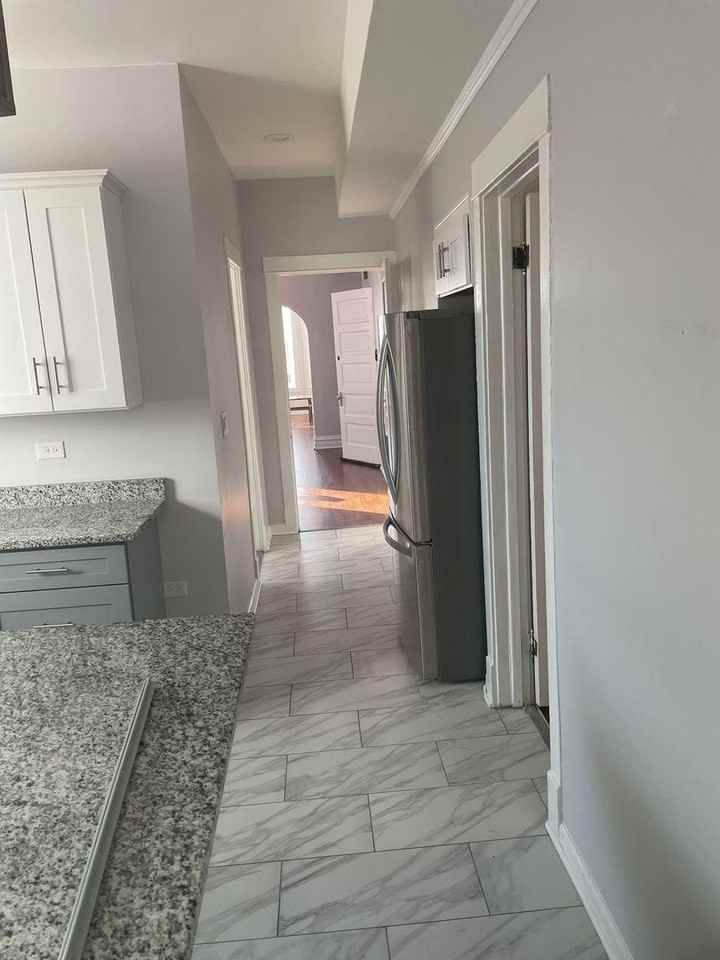 1511 N Keystone Ave - Photo 5 of 8