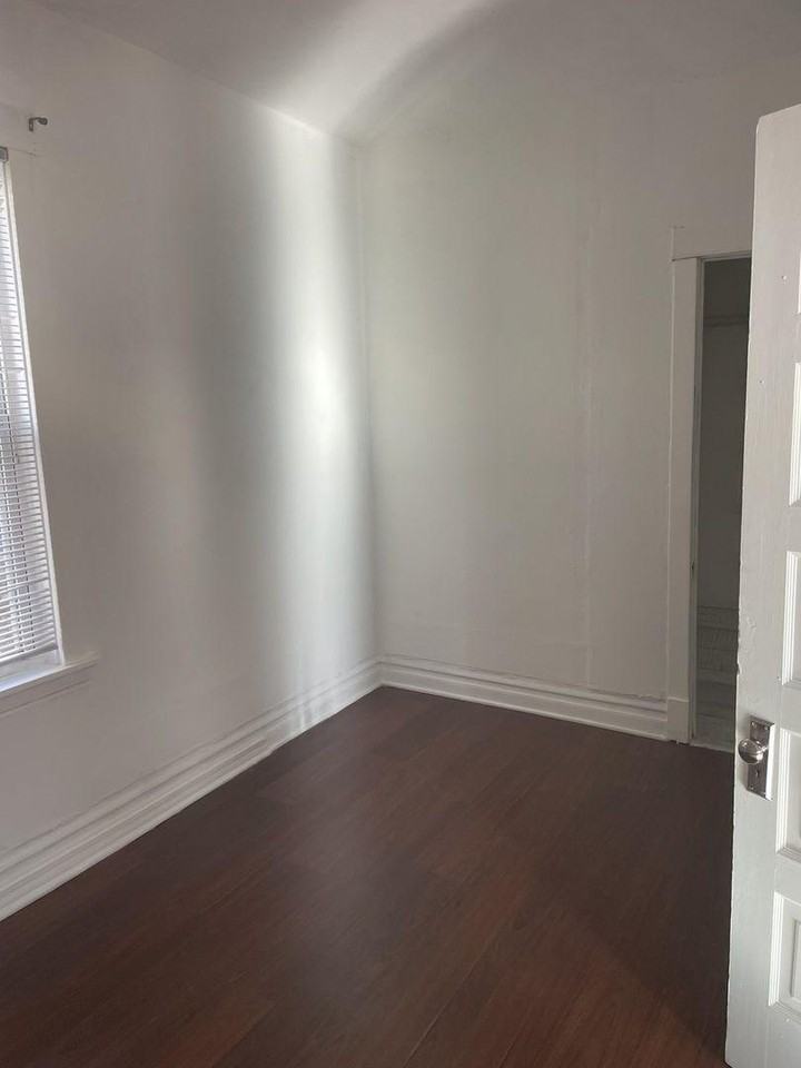 1511 N Keystone Ave - Photo 7 of 8