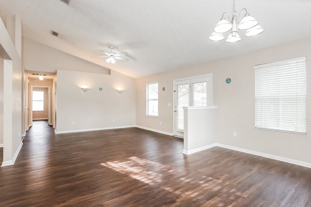 3410 Guernsey Ct - Photo 5 of 16