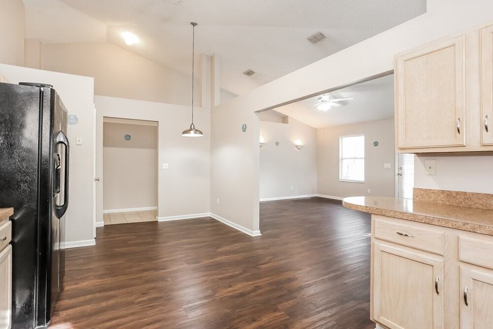 3410 Guernsey Ct - Photo 7 of 16