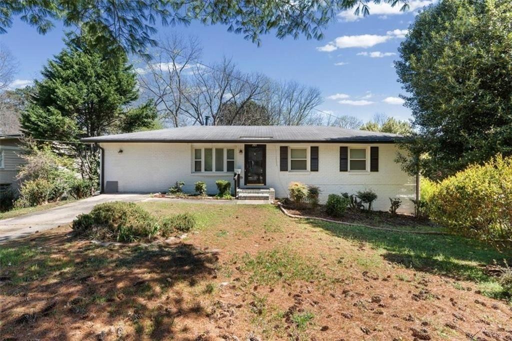 2815 Carolyn Dr Se - Photo 2 of 50