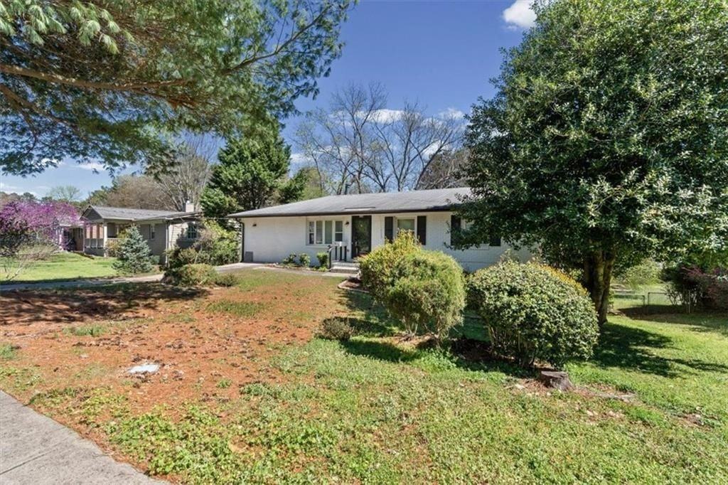 2815 Carolyn Dr Se - Photo 3 of 50