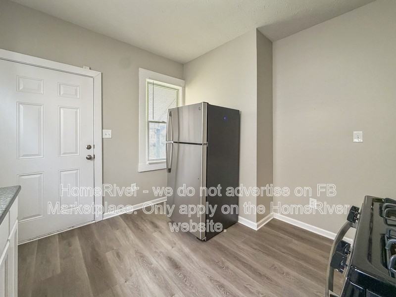 823 S 38th St - Photo 7 of 22