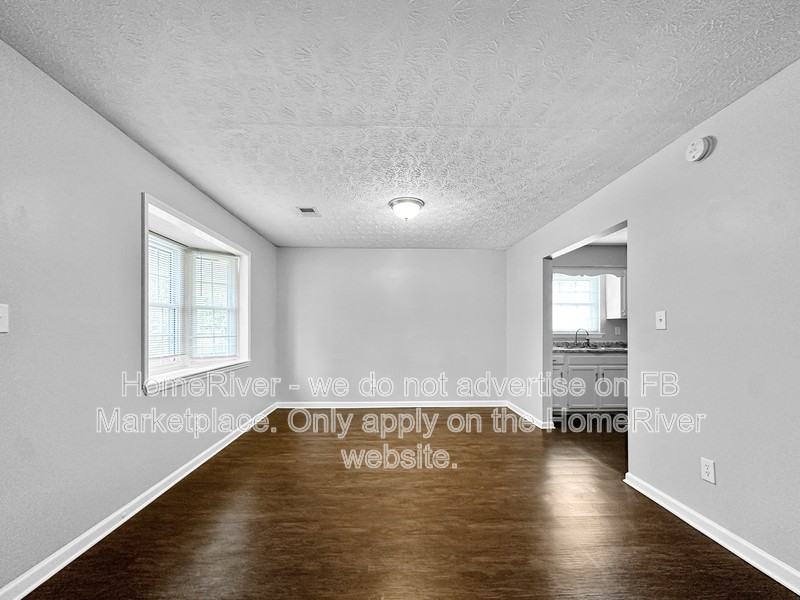 9289 Forest Knoll Dr - Photo 4 of 17