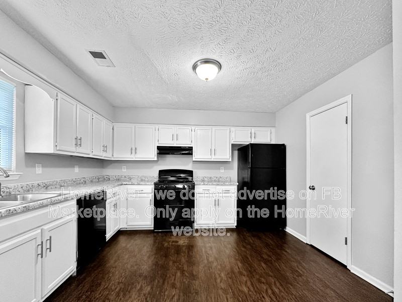 9289 Forest Knoll Dr - Photo 5 of 17