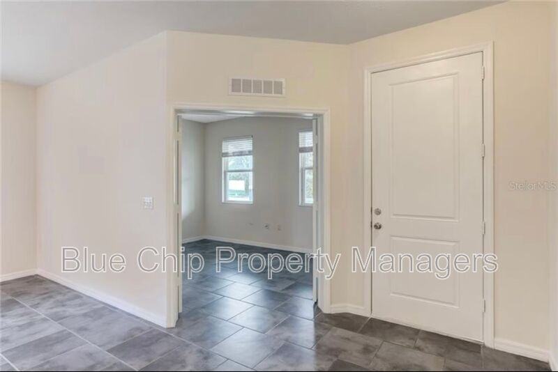 6740 Bridgewater Village Rd - Photo 3 of 32