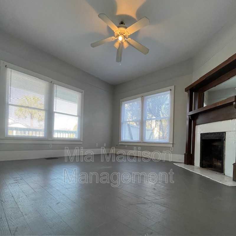 607 W 44th St - Photo 6 of 20