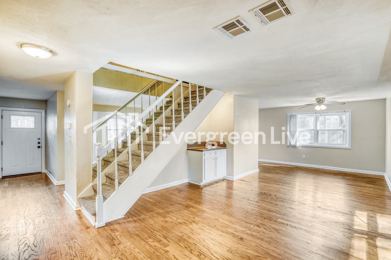 17828 Cluster Ct - Photo 3 of 15