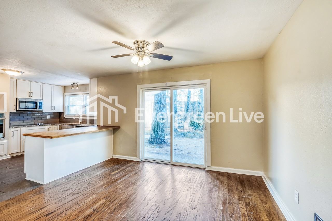 17828 Cluster Ct - Photo 4 of 15