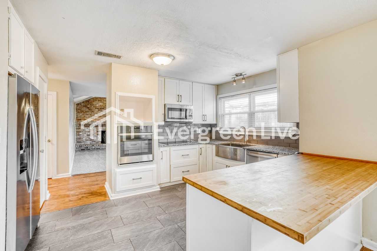 17828 Cluster Ct - Photo 5 of 15