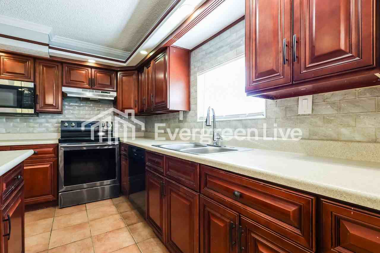 8707 Bridington - Photo 4 of 15