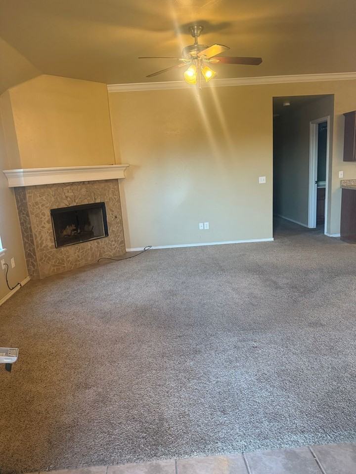 10305 Nw 38th Ter - Photo 4 of 28